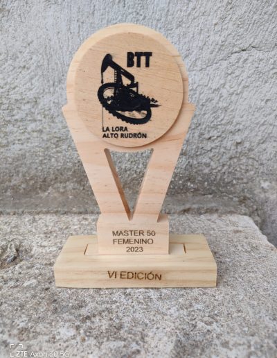 Trofeos de Madera La Lora Alto Rudrón Master 50 Femenino BTT